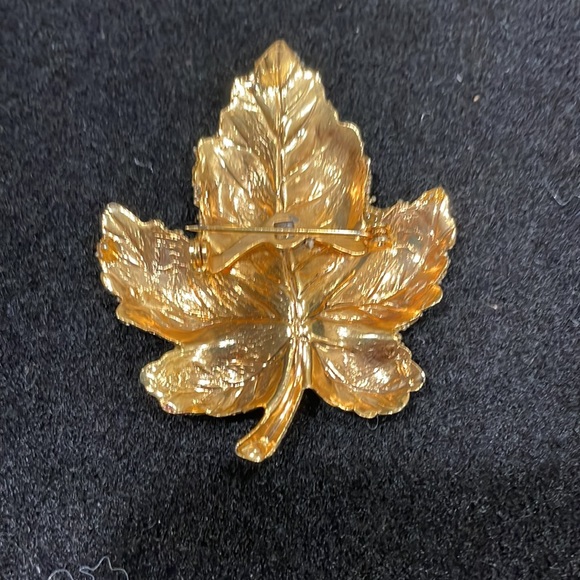 Fall Brooch - Picture 2 of 2